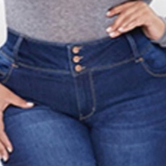 WannaBettaButt Plus size Women's  3 Button Up Sexy Jeans Dark Blue Plus 24 NWT! - Picture 3 of 10